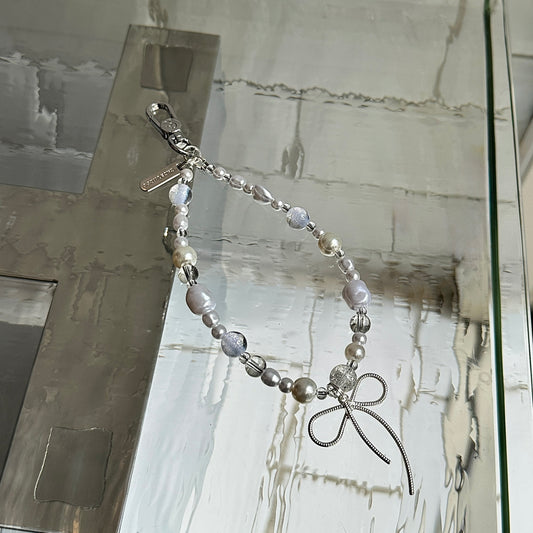 【全手工】銀扣白水晶珍珠串珠蝴蝶結手腕掛繩連透明夾片