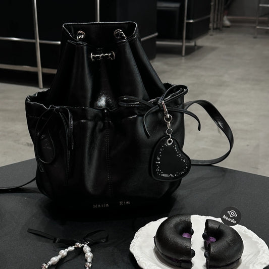 Cute Symbol|皮革愛心鏡子掛飾 (附送透明手機夾片)