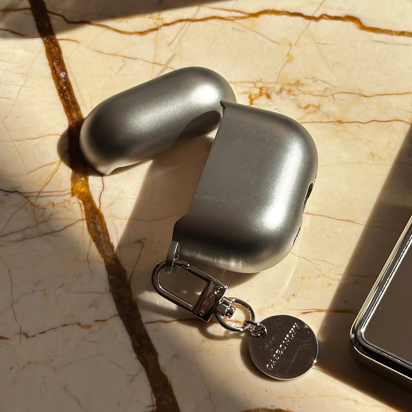 Full Moon｜銀色電鍍霧面AirPods 保護殼