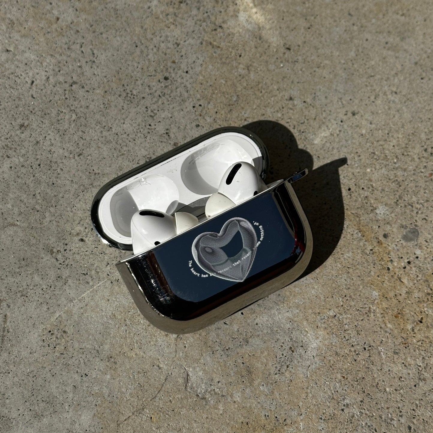 Reasons of Heart｜銀色鏡面電鍍AirPods 保護殼