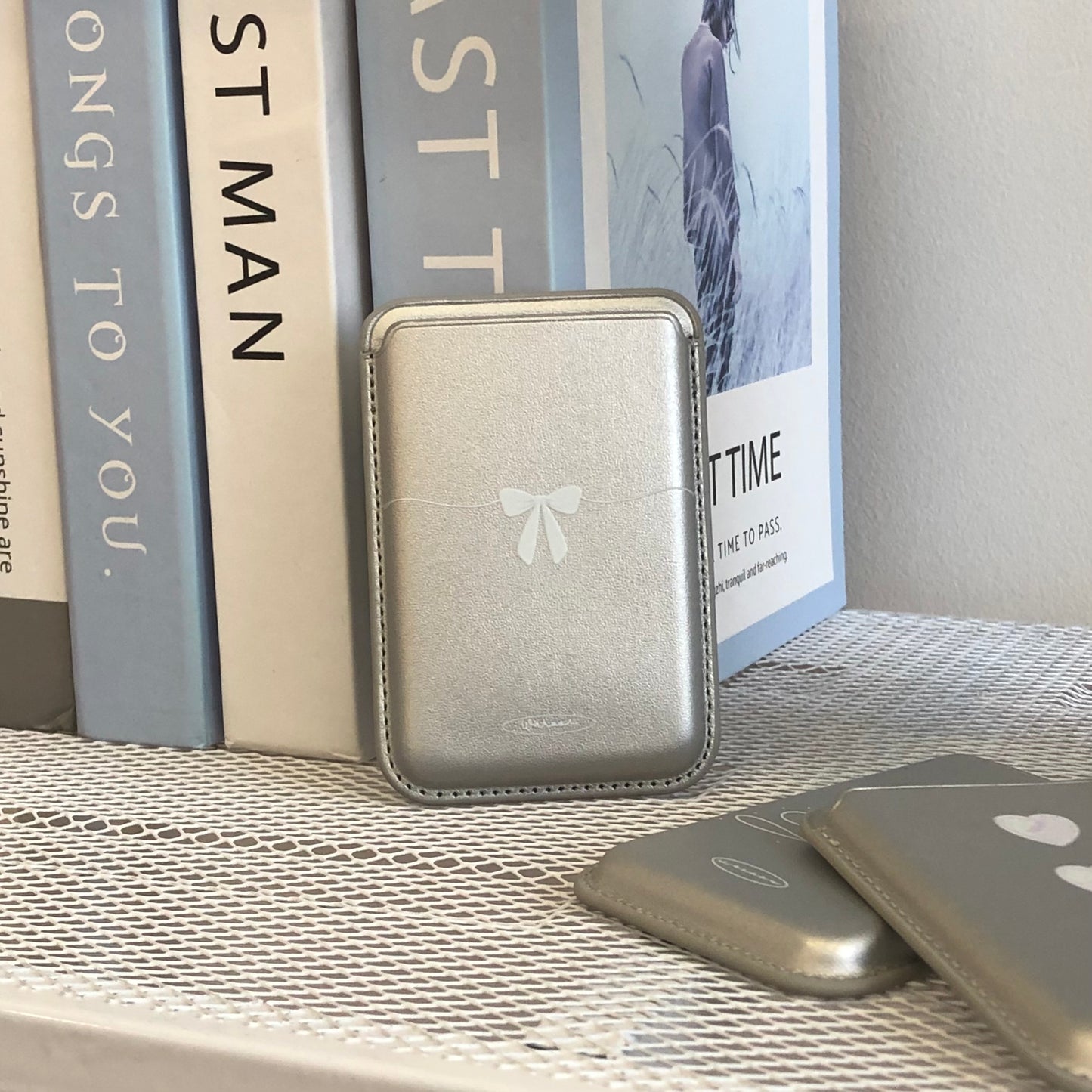 波浪蝴蝶結｜MagSafe 超強磁吸皮革卡套