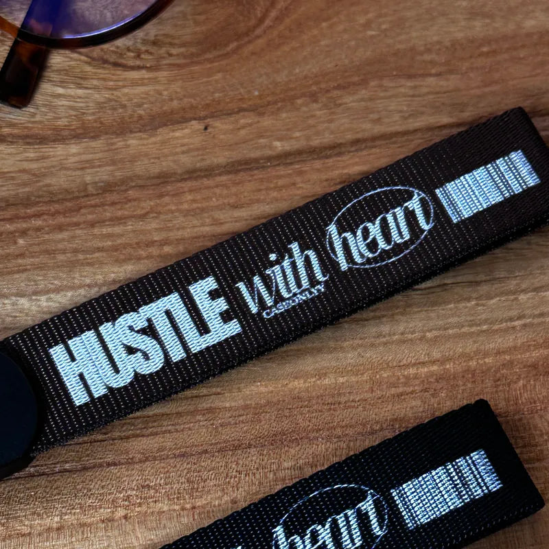HUSTLE with Heart｜霧面黑金屬扣行李帶
