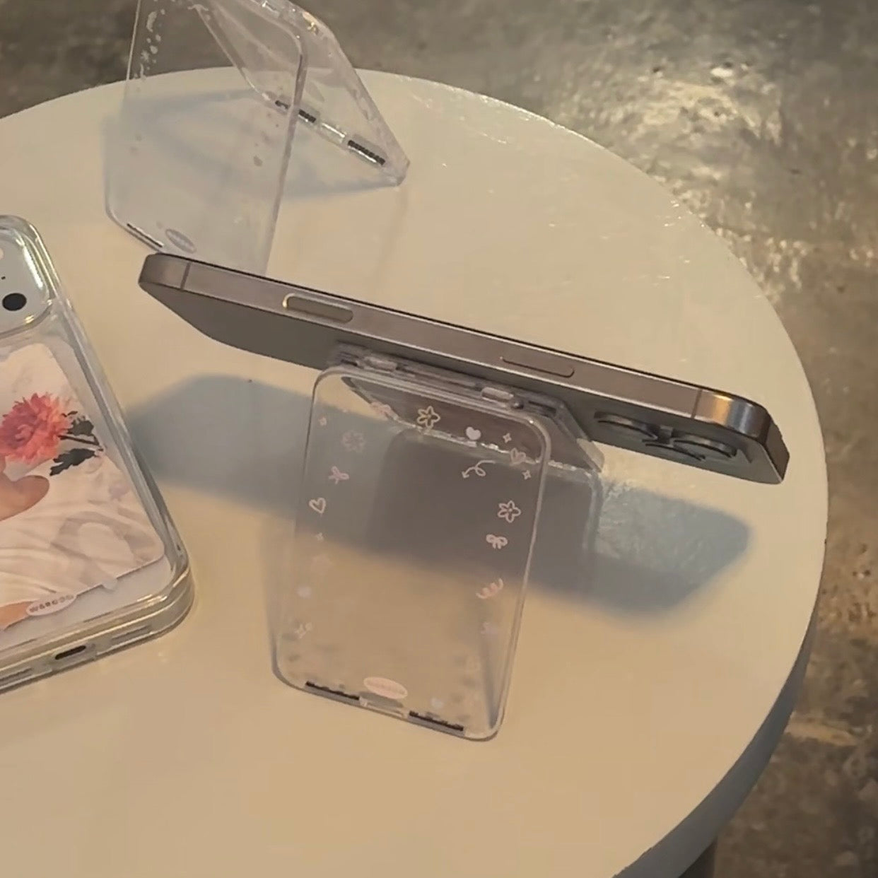 Spring Frame｜超輕透不發黃MagSafe 卡夾支架二合一
